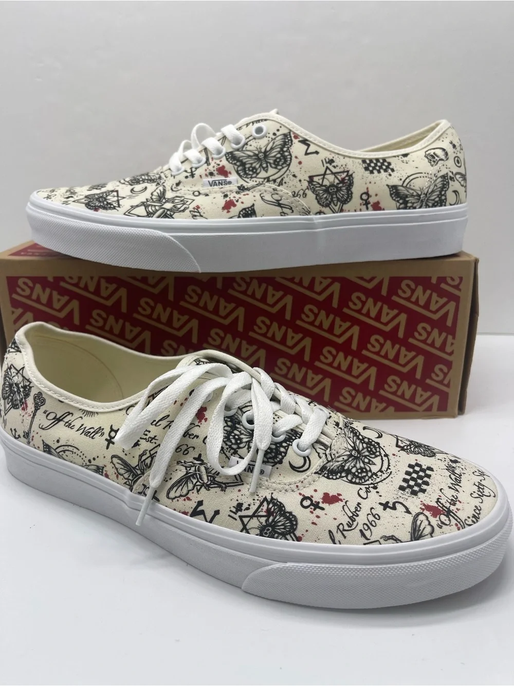 Vans Men’s Autentic Butterfly Journal Marshmallow
VN0A5KS9KIG Sneakers
Tattoo - Picture 13 of 16
